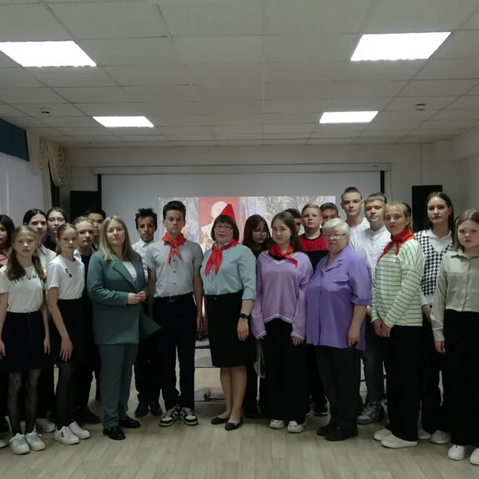 Диалог поколений «Как повяжешь галстук береги его»