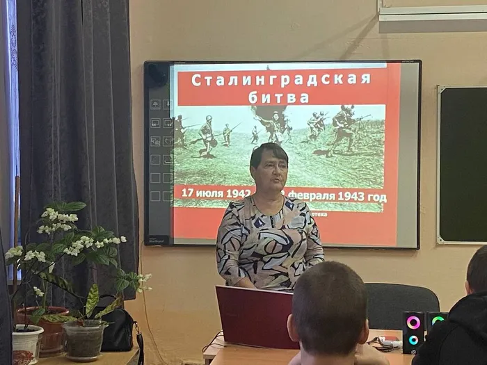 Большеченчерская библиотека. Ведущая мероприятия библиотекарь Петрова надежда Карловна