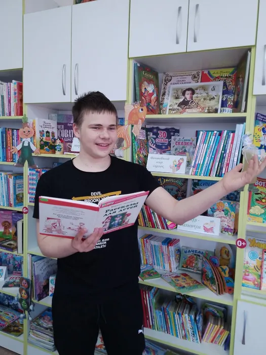 Арсений Жилин читает вслух рассказ М. Зощенко