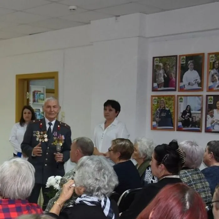 Фотовыставка "Надежный тыл" в Казанской модельной библиотеке