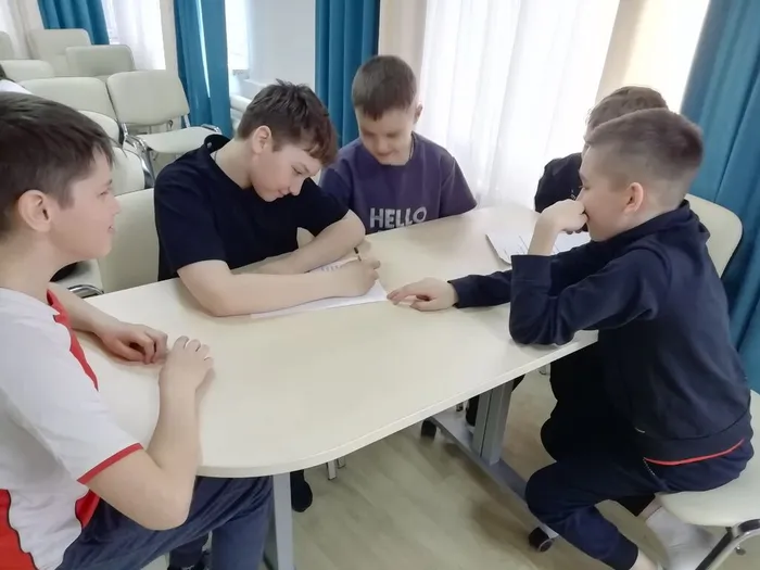 Дети выполняют задание