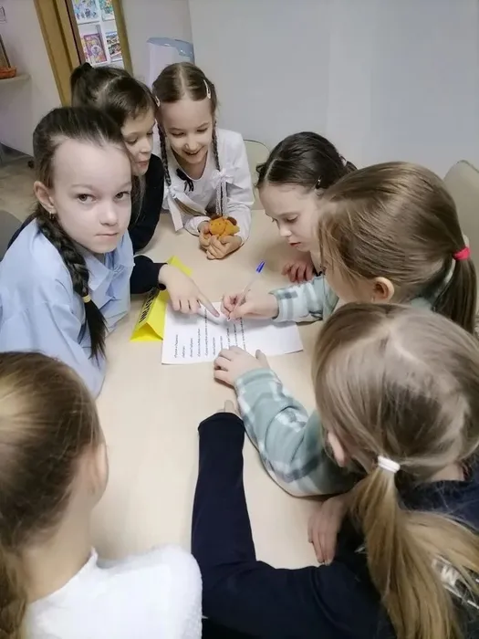 Выполняют задание