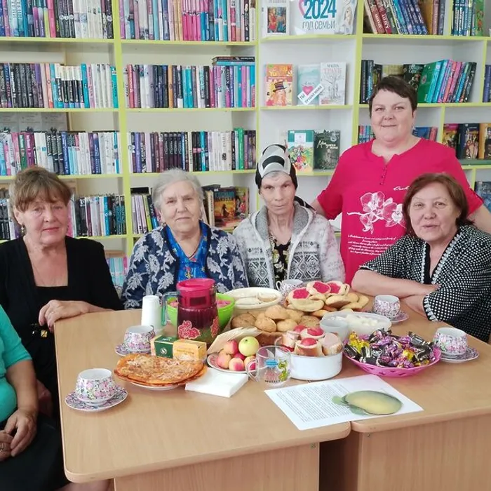 Час фольклора «Яблочный Спас встречаем, лето провожаем»