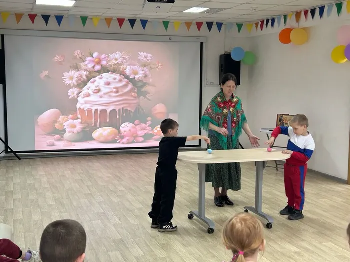 Пасхальная забава - раскручивание яиц