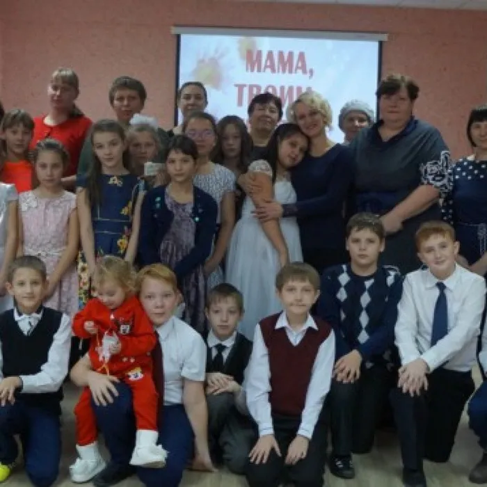 Мама, твоим теплом земля согрета