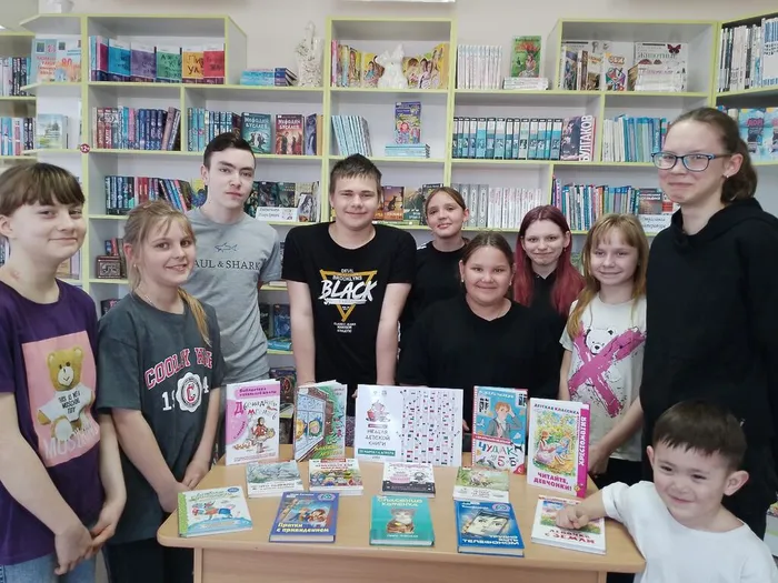 участники мероприятия Смехотерапия на полке