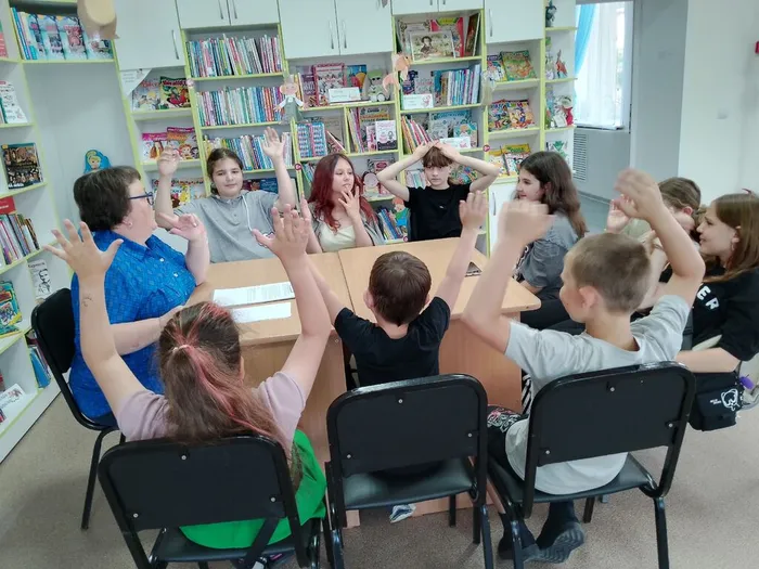 проводится игра Правда или ложь